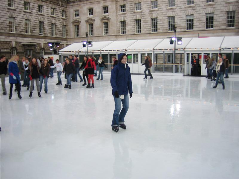 Ice skating 5561